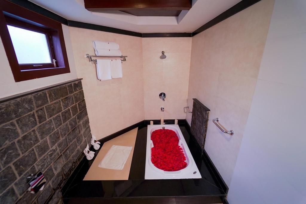 Hotel Kodai International Kodaikanal Exteriör bild