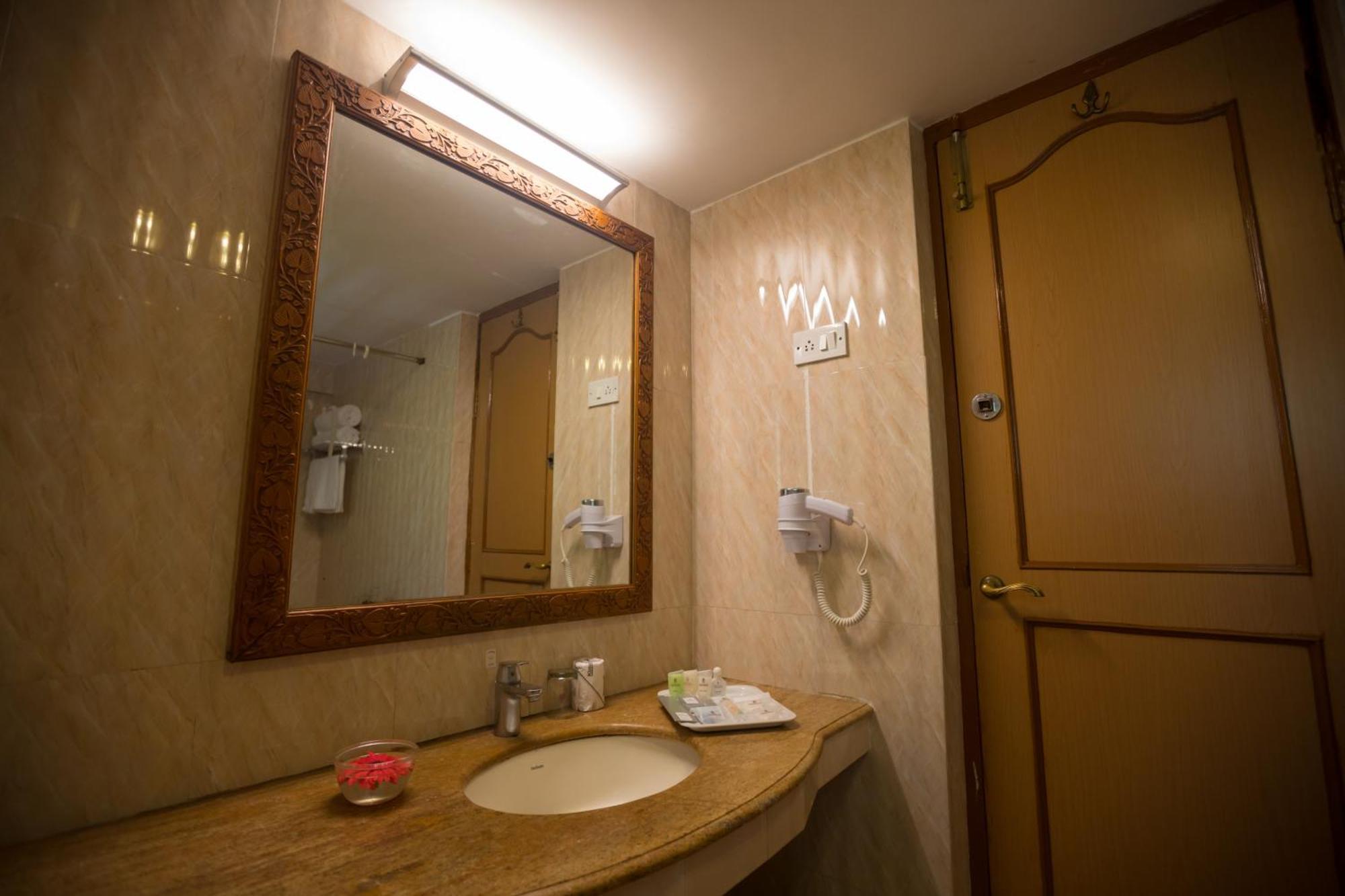 Hotel Kodai International Kodaikanal Rum bild